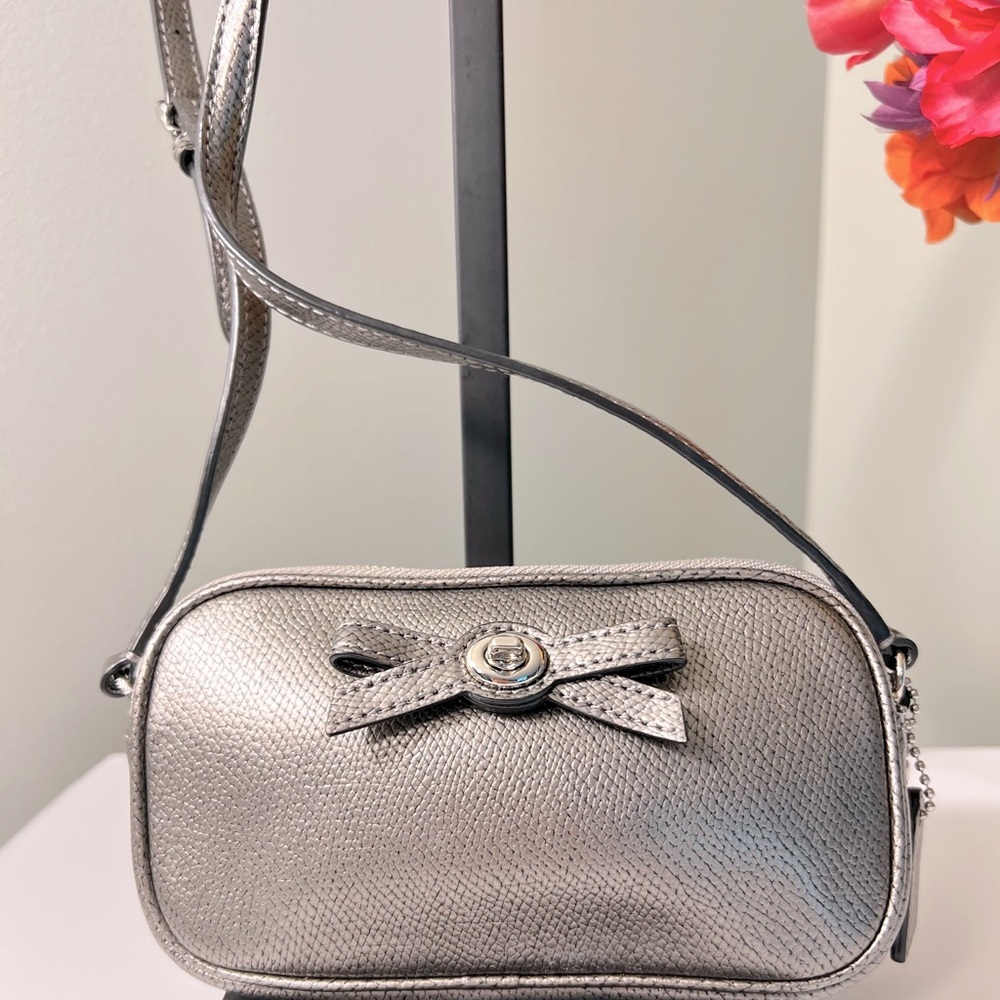 Coach Metallic Silver Leather Mini Crossbody Bag with Turnlock Bow Detail - Picture 2 of 12